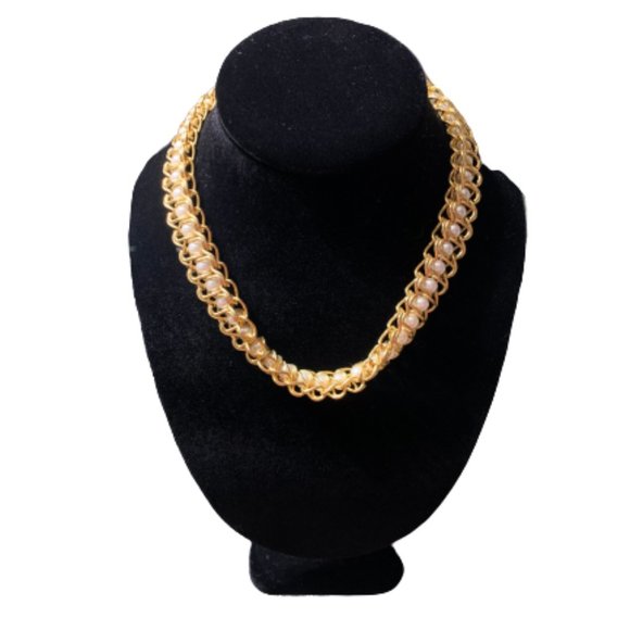 Jewelry - 💥5/$25💥 Gold Tone W/ Pearl Inset Necklace 16"